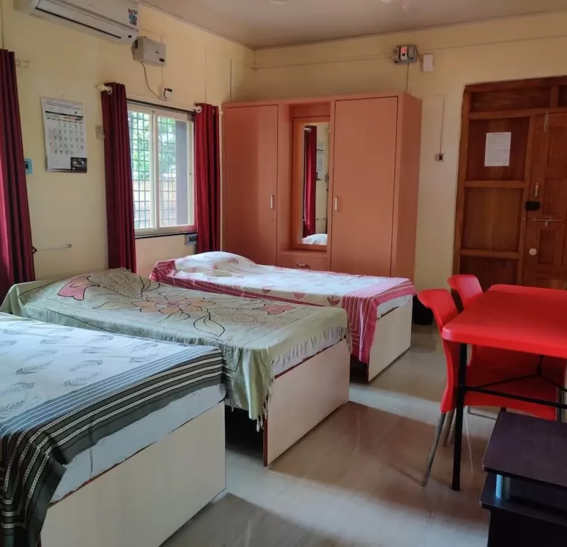 Deluxe Room with Kitchenette (D2)